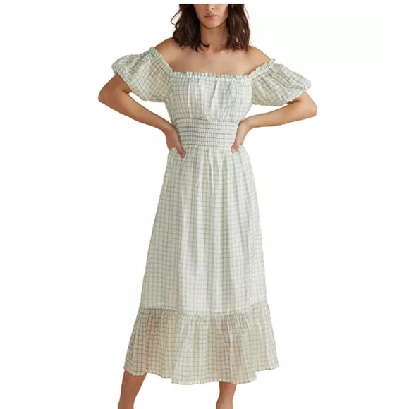Elegant Off-Shoulder White Dress - Picture 4 of 9